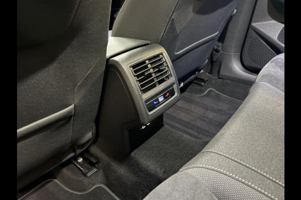 Volkswagen Golf 204PK eHybrid PHEV DSG STYLE CAMERA/CARPLAY/SFEERVERL.
