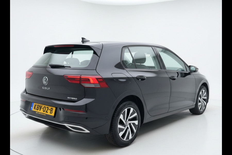 Volkswagen Golf 204PK eHybrid PHEV DSG STYLE CAMERA/CARPLAY/SFEERVERL.