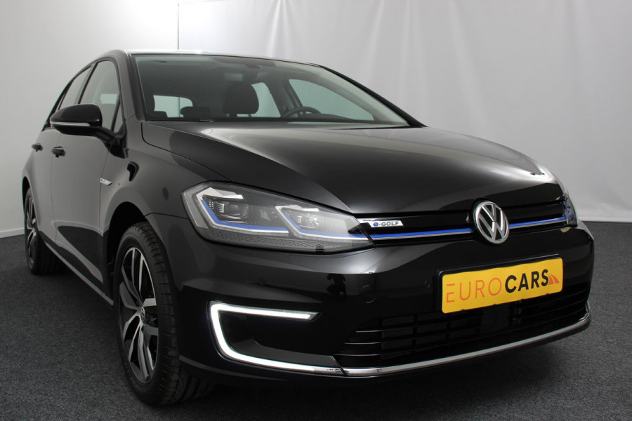 Volkswagen e-Golf Edtion SOH 87% Navigatie Apple Carplay/Android auto Bluetooth Adaptieve Cruise (SOH 87%) Control Lichtmetalen Velgen 17" Parkeer sensoren