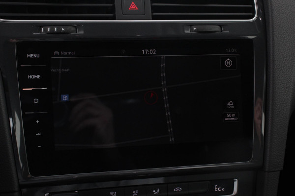 Volkswagen e-Golf Edtion SOH 87% Navigatie Apple Carplay/Android auto Bluetooth Adaptieve Cruise (SOH 87%) Control Lichtmetalen Velgen 17" Parkeer sensoren