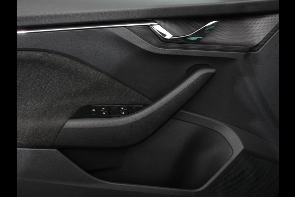 Škoda Kamiq 1.0 TSI 110pk DSG Style Navigatie Apple Carplay / Android auto Parkeersensor achter Cruise Control Verwarmbare voorstoelen Extra getint glas Climate Control