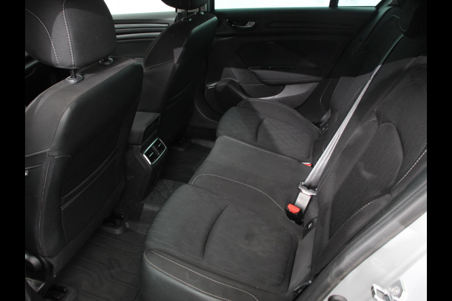 Renault Mégane Estate 1.3 TCe 140pk Automaat Limited Navigatie Climate Control Cruise Control Lichtmetalen velgen Parkeer sensoren