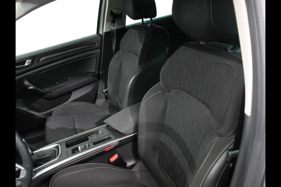 Renault Mégane Estate 1.3 TCe 140pk Automaat Limited Navigatie Climate Control Cruise Control Lichtmetalen velgen Parkeer sensoren