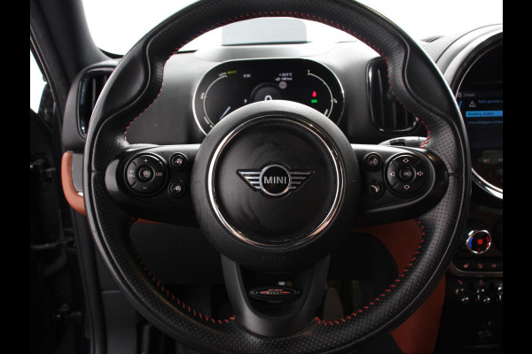 MINI Countryman 1.5 Cooper S E PHEV ALL4 Chili Automaat Climate control Adaptieve cruise control HUD Lichtmetalen velgen Navigatie Parkeersensoren Camera Stoelverwarming
