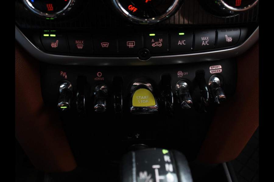 MINI Countryman 1.5 Cooper S E PHEV ALL4 Chili Automaat Climate control Adaptieve cruise control HUD Lichtmetalen velgen Navigatie Parkeersensoren Camera Stoelverwarming