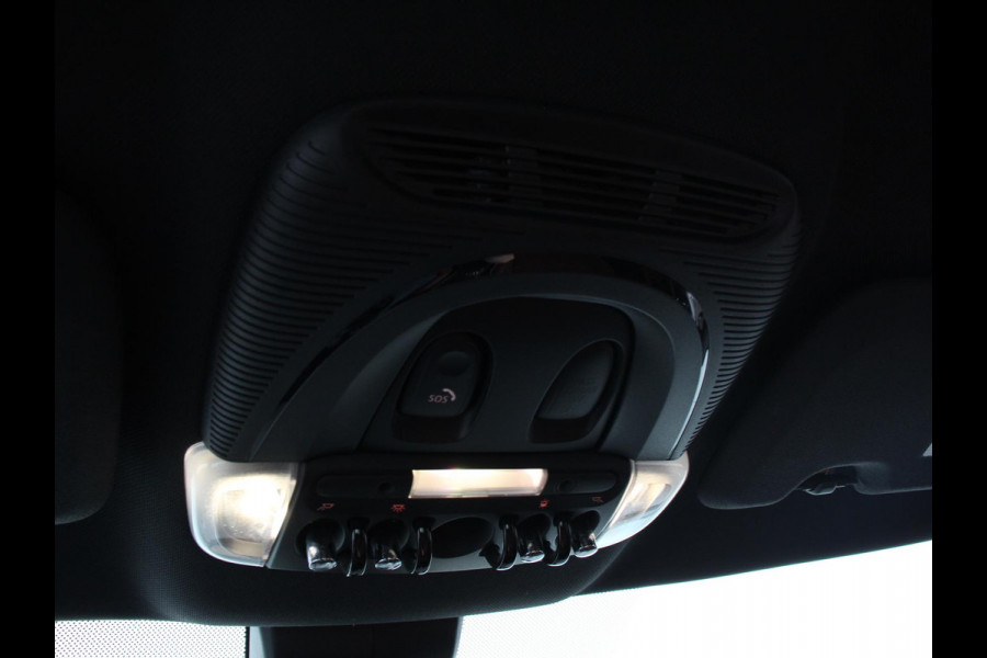 MINI Countryman 1.5 Cooper S E PHEV ALL4 Chili Automaat Climate control Adaptieve cruise control HUD Lichtmetalen velgen Navigatie Parkeersensoren Camera Stoelverwarming