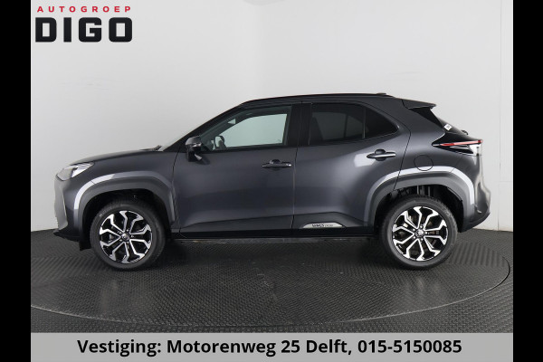 Toyota Yaris Cross 1.5 HYBRIDE DYNAMIC LUXURY GARANTIE TOT 2035 . NAVIGATIE . PARKEERSENSOREN VOOR & ACHTER . STOEL/STUUR VERWARMING .