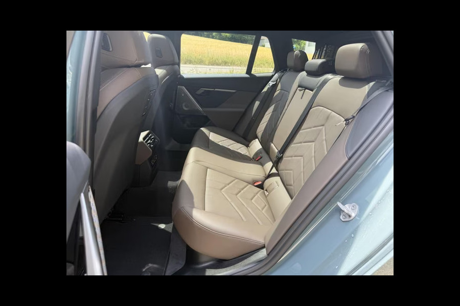 BMW 5 Serie Touring 550e xDrive M-SPORT ** PANORAMA, BRUIN LEDER, TREKH, 20-inch LMV, ADAPT. CRUISE ** 1e EIG - UNGALLFREI - Ex. BMW ** ** INFORMEER OOK NAAR ONZE AANTREKKELIJKE FINANCIAL-LEASE TARIEVEN **