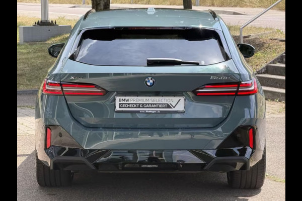 BMW 5 Serie Touring 550e xDrive M-SPORT ** PANORAMA, BRUIN LEDER, TREKH, 20-inch LMV, ADAPT. CRUISE ** 1e EIG - UNGALLFREI - Ex. BMW ** ** INFORMEER OOK NAAR ONZE AANTREKKELIJKE FINANCIAL-LEASE TARIEVEN **