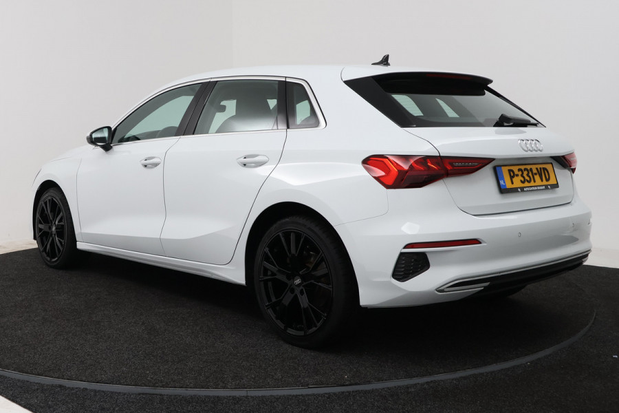 Audi A3 Sportback 30 TFSI Business edition (NAVIGATIE, CRUISE CONTROL, PARKEERSENSOREN)