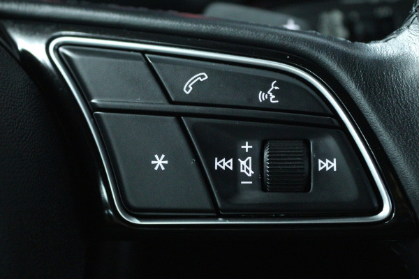 Audi A3 Sportback 30 TFSI Business edition (NAVIGATIE, CRUISE CONTROL, PARKEERSENSOREN)