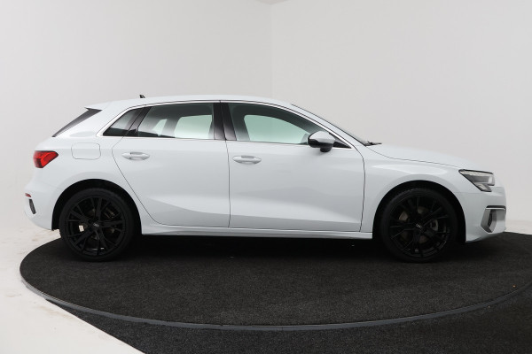 Audi A3 Sportback 30 TFSI Business edition (NAVIGATIE, CRUISE CONTROL, PARKEERSENSOREN)