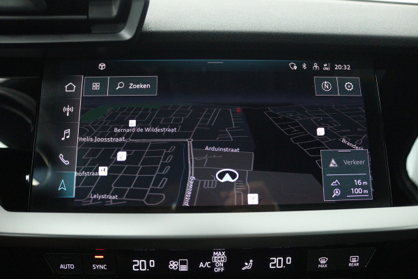 Audi A3 Sportback 30 TFSI Business edition (NAVIGATIE, CRUISE CONTROL, PARKEERSENSOREN)