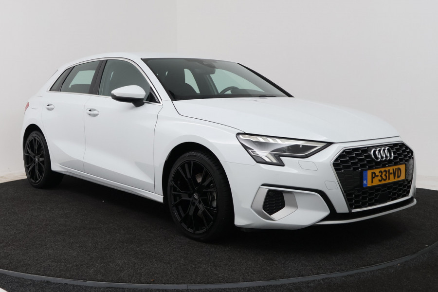 Audi A3 Sportback 30 TFSI Business edition (NAVIGATIE, CRUISE CONTROL, PARKEERSENSOREN)