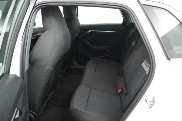 Audi A3 Sportback 30 TFSI Business edition (NAVIGATIE, CRUISE CONTROL, PARKEERSENSOREN)