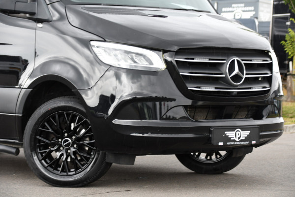 Mercedes-Benz Sprinter 319 1.9 CDI L2H2 DC Black Edition Adaptieve Cruise, 360 Camera, Carplay, LED, 10,5'' Mbux, Stoelverwarming, Automaat, 190pk, 3500kg Trekhaak, Uniek!