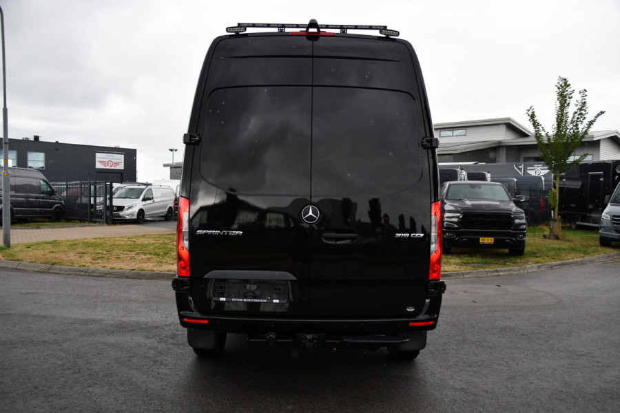 Mercedes-Benz Sprinter 319 1.9 CDI L2H2 DC Black Edition Adaptieve Cruise, 360 Camera, Carplay, LED, 10,5'' Mbux, Stoelverwarming, Automaat, 190pk, 3500kg Trekhaak, Uniek!