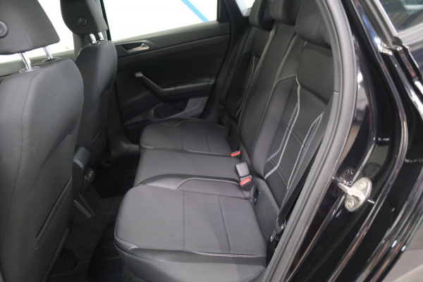 Volkswagen Polo 1.0 TSI Highline R-Line Automaat - N.A.P. Airco, Cruise, PDC, Carplay.