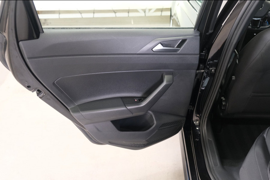 Volkswagen Polo 1.0 TSI Highline R-Line Automaat - N.A.P. Airco, Cruise, PDC, Carplay.