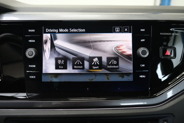 Volkswagen Polo 1.0 TSI Highline R-Line Automaat - N.A.P. Airco, Cruise, PDC, Carplay.