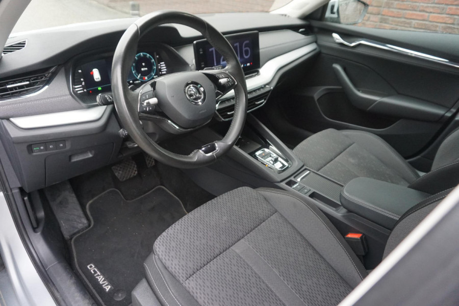 Škoda Octavia Combi 1.0 e-TSI Bus.Edition Plus/Camera/Trekhaak/ Memorystoel verwarmd.