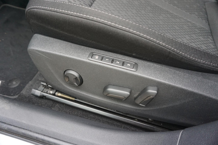Škoda Octavia Combi 1.0 e-TSI Bus.Edition Plus/Camera/Trekhaak/ Memorystoel verwarmd.