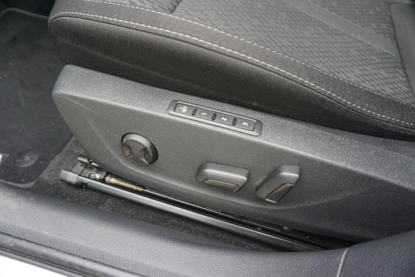 Škoda Octavia Combi 1.0 e-TSI Bus.Edition Plus/Camera/Trekhaak/ Memorystoel verwarmd.