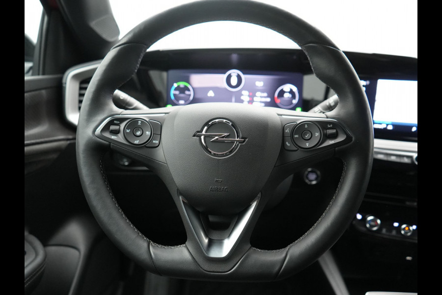 Opel Mokka-e Ultimate 50-kWh 7.4kw bl. 136pk | Trekhaak Afn. | Adaptive Cruise | 360 Camera | Sportstoelen Verwarmd | Stuur Verwarmd | Apple Carplay | Blis | Keyless | Navigatie | DAB |