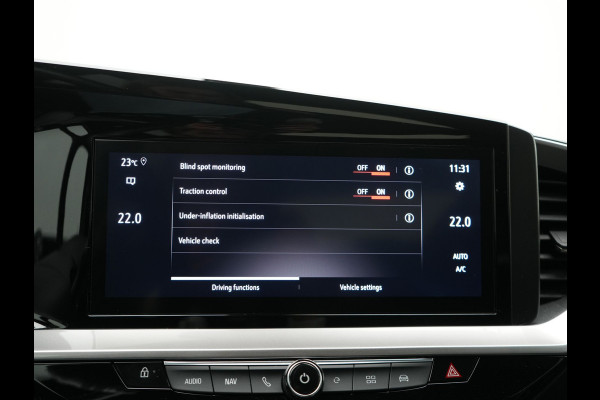 Opel Mokka-e Ultimate 50-kWh 7.4kw bl. 136pk | Trekhaak Afn. | Adaptive Cruise | 360 Camera | Sportstoelen Verwarmd | Stuur Verwarmd | Apple Carplay | Blis | Keyless | Navigatie | DAB |