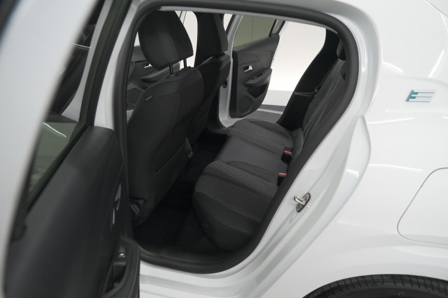 Peugeot e-208 EV Allure 50 kWh | SOH 99,9% | 11 KW Laadfunctie | Apple Carplay | Parkeersensoren