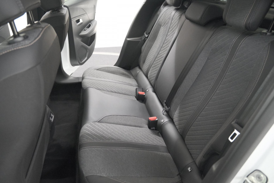 Peugeot e-208 EV Allure 50 kWh | SOH 99,9% | 11 KW Laadfunctie | Apple Carplay | Parkeersensoren