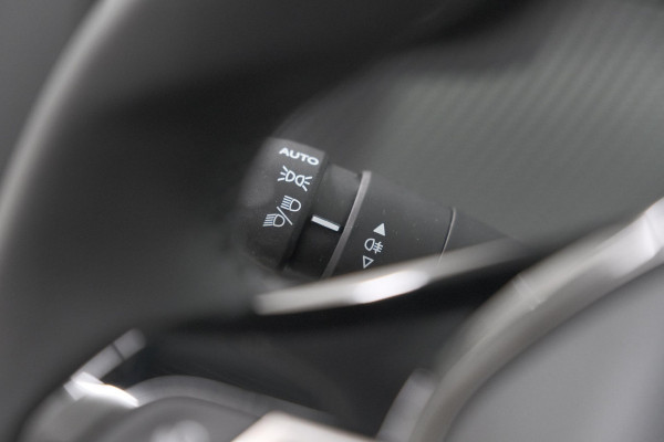 Peugeot e-208 EV Allure 50 kWh | SOH 99,9% | 11 KW Laadfunctie | Apple Carplay | Parkeersensoren