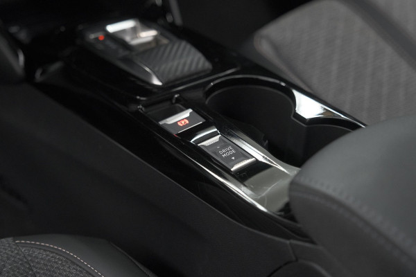 Peugeot e-208 EV Allure 50 kWh | SOH 99,9% | 11 KW Laadfunctie | Apple Carplay | Parkeersensoren
