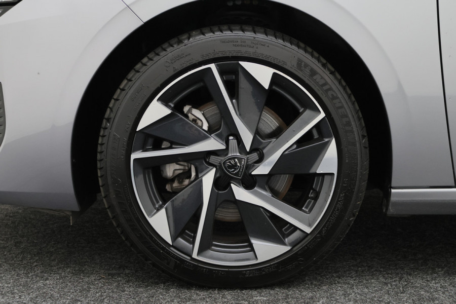Peugeot 308 1.2 Hybrid 145 e-DCS6 Allure 360° Camera, Apple CarPlay, ACC, Climate Control, Navigatie, 17"