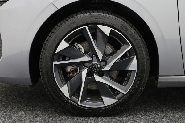 Peugeot 308 1.2 Hybrid 145 e-DCS6 Allure 360° Camera, Apple CarPlay, ACC, Climate Control, Navigatie, 17"