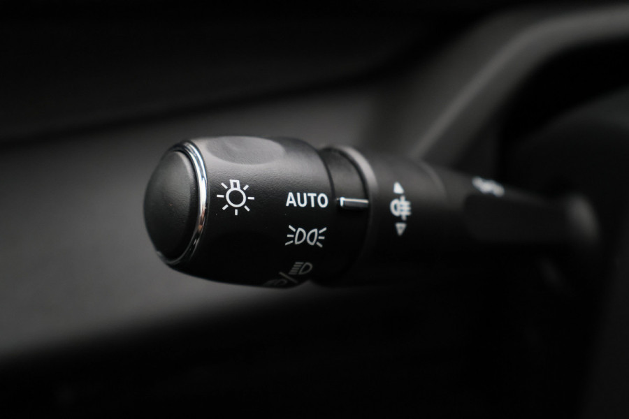 Peugeot 308 1.2 Hybrid 145 e-DCS6 Allure 360° Camera, Apple CarPlay, ACC, Climate Control, Navigatie, 17"