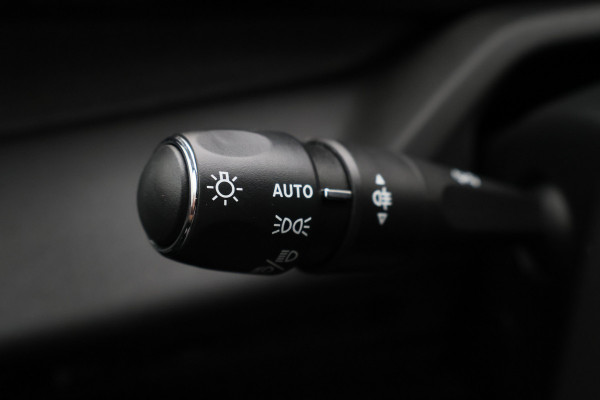 Peugeot 308 1.2 Hybrid 145 e-DCS6 Allure 360° Camera, Apple CarPlay, ACC, Climate Control, Navigatie, 17"