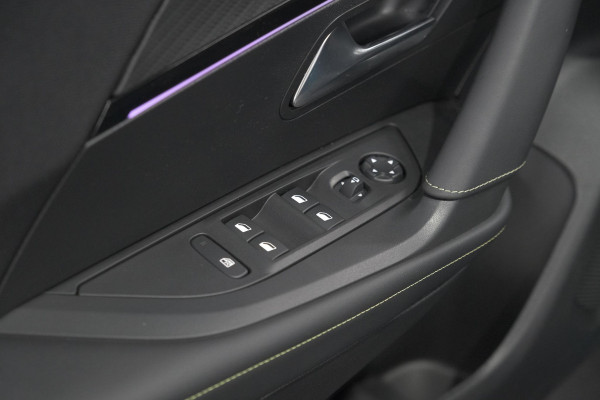 Peugeot 2008 1.2 Hybrid 145 GT | Camera | Apple Carplay | Parkeersensoren