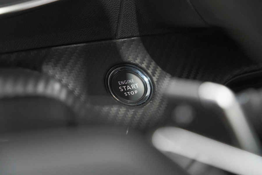 Peugeot 2008 1.2 Hybrid 145 GT | Camera | Apple Carplay | Parkeersensoren