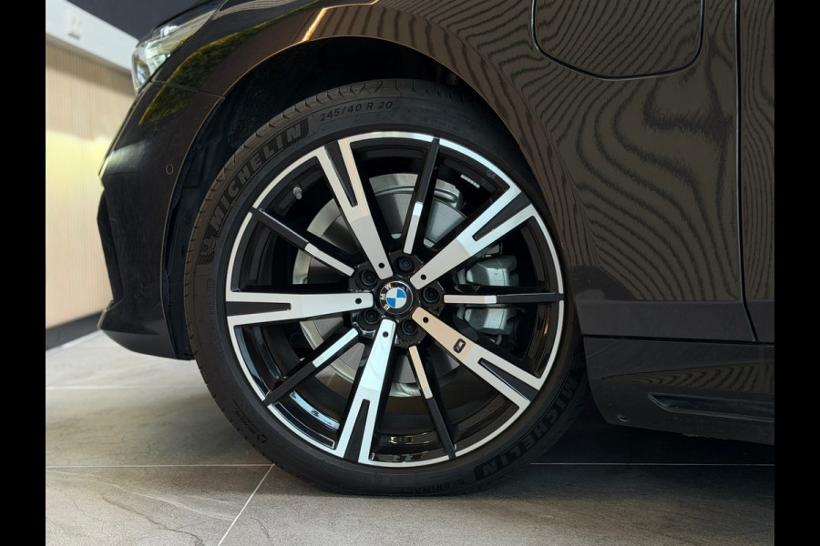 BMW 5 Serie 530e M Sport BTW|PANO|H&K|ICONIC|HuD|360 CAMERA|MEMORY|KEYLESS|FABRIEKSGARANTIE|SFEERVERLICHTING|299PK|BOMVOL!