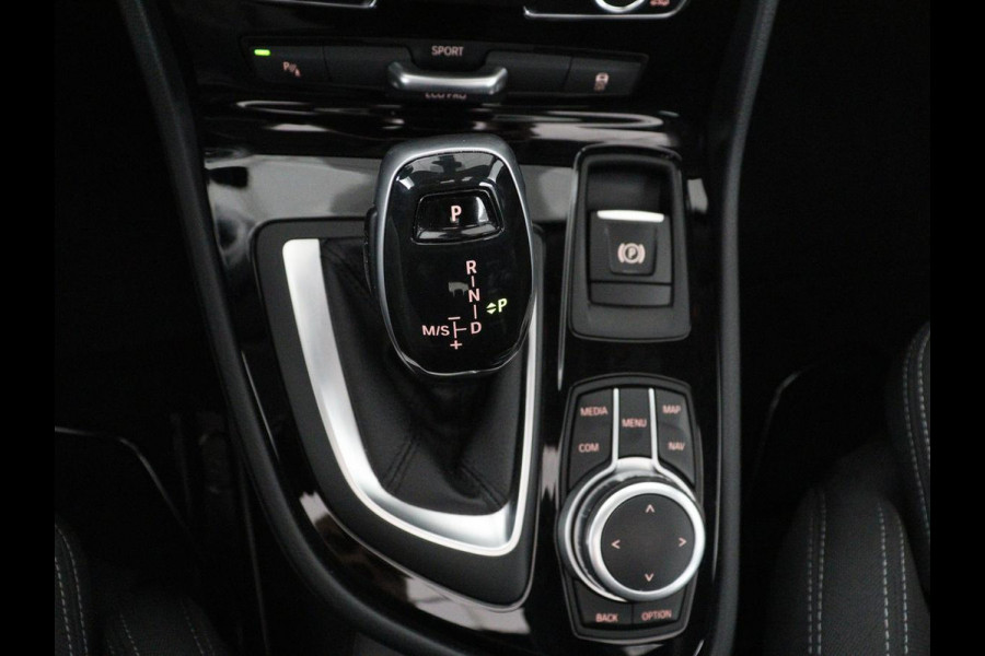 BMW 2 Serie Active Tourer 218i Executive | Panoramadak | Cruise control | Climate control | Park assist | Navigatie | Bluetooth | Elektrische achterklep | Trekhaak