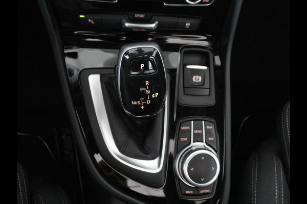 BMW 2 Serie Active Tourer 218i Executive | Panoramadak | Cruise control | Climate control | Park assist | Navigatie | Bluetooth | Elektrische achterklep | Trekhaak