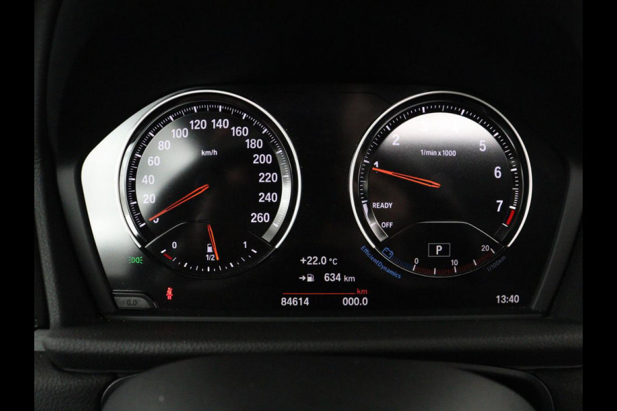 BMW 2 Serie Active Tourer 218i Executive | Panoramadak | Cruise control | Climate control | Park assist | Navigatie | Bluetooth | Elektrische achterklep | Trekhaak