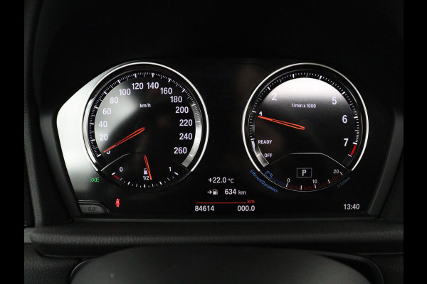 BMW 2 Serie Active Tourer 218i Executive | Panoramadak | Cruise control | Climate control | Park assist | Navigatie | Bluetooth | Elektrische achterklep | Trekhaak