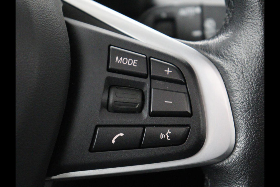 BMW 2 Serie Active Tourer 218i Executive | Panoramadak | Cruise control | Climate control | Park assist | Navigatie | Bluetooth | Elektrische achterklep | Trekhaak