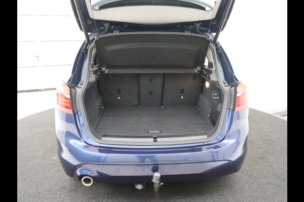BMW 2 Serie Active Tourer 218i Executive | Panoramadak | Cruise control | Climate control | Park assist | Navigatie | Bluetooth | Elektrische achterklep | Trekhaak