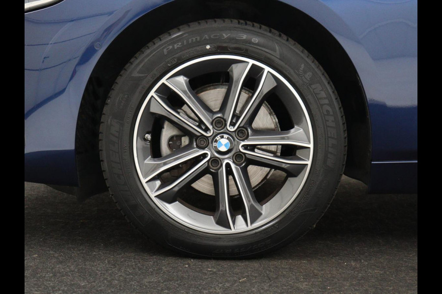 BMW 2 Serie Active Tourer 218i Executive | Panoramadak | Cruise control | Climate control | Park assist | Navigatie | Bluetooth | Elektrische achterklep | Trekhaak