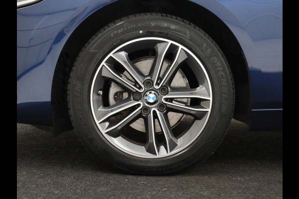 BMW 2 Serie Active Tourer 218i Executive | Panoramadak | Cruise control | Climate control | Park assist | Navigatie | Bluetooth | Elektrische achterklep | Trekhaak