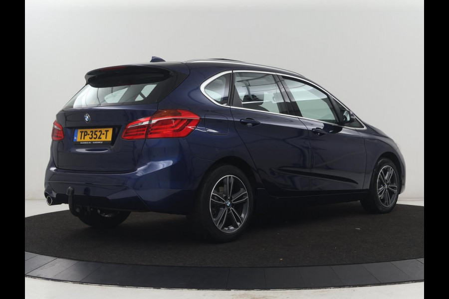 BMW 2 Serie Active Tourer 218i Executive | Panoramadak | Cruise control | Climate control | Park assist | Navigatie | Bluetooth | Elektrische achterklep | Trekhaak