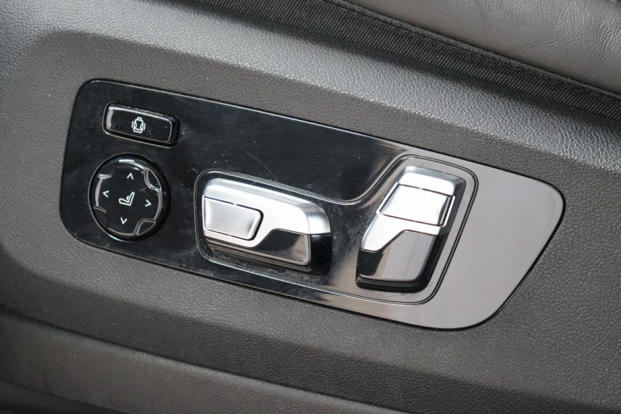 BMW X5 xDrive45e High Executive M Sport Pakket Automaat / Live Cockpit Professional / Laserlicht / Panoramadak / Harman Kardon / Driving Assistant Professional / Stoelvermaning voor + achter / Head-Up Display / Shadow Line / 22 Inch / Stoelventilatie / Soft-Close / Active Steering / DAB